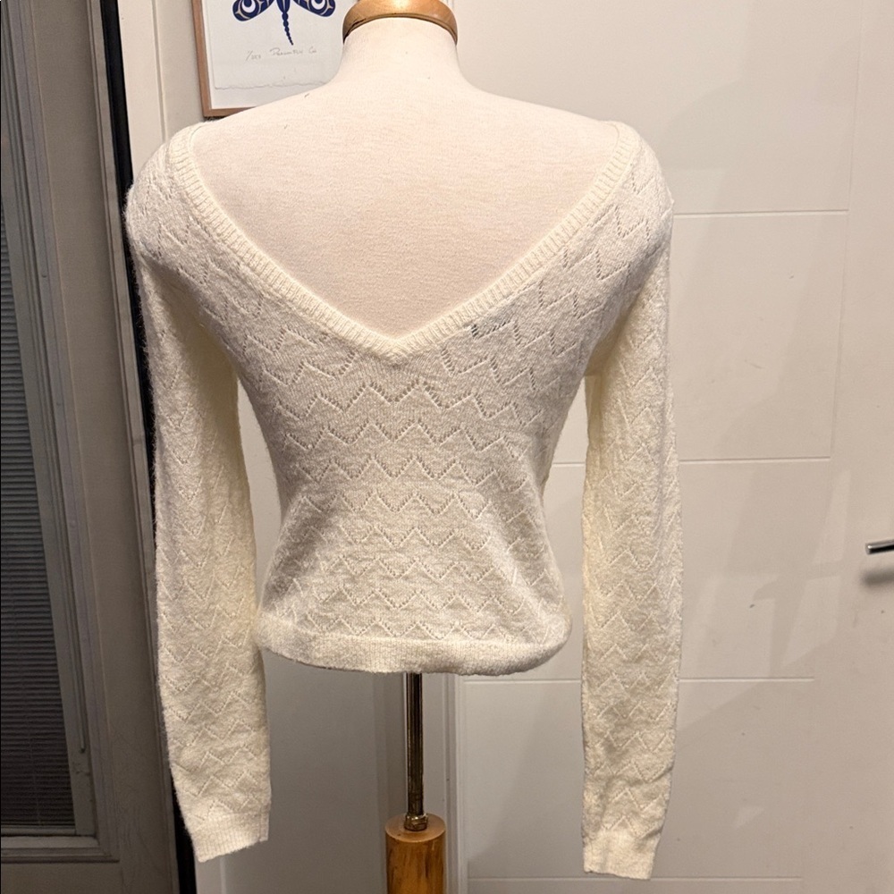 Dynamite Cream Textured Sweater - Picture 2 of 4